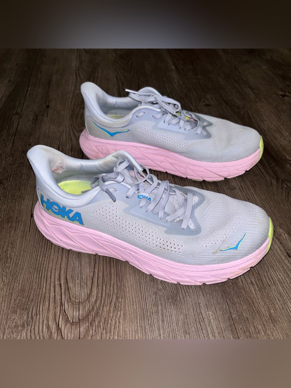 Hoka Arahi 7 Running Shoes Women 9.5D Grey Pink Good Stability Sneakers